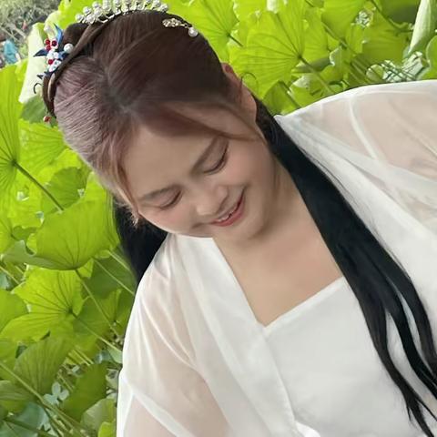 咏着汉服诗五首.文兰草