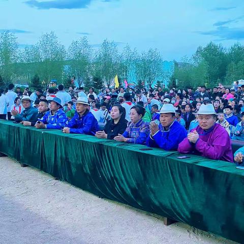 “点燃青春激情，展现时代风采”———满族屯学校校园文艺汇演暨篝火晚会