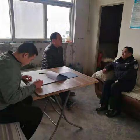 邯山区应急管理局联合公安局、供销社、代召乡政府对各超市门店进行烟花爆竹"打非"排查