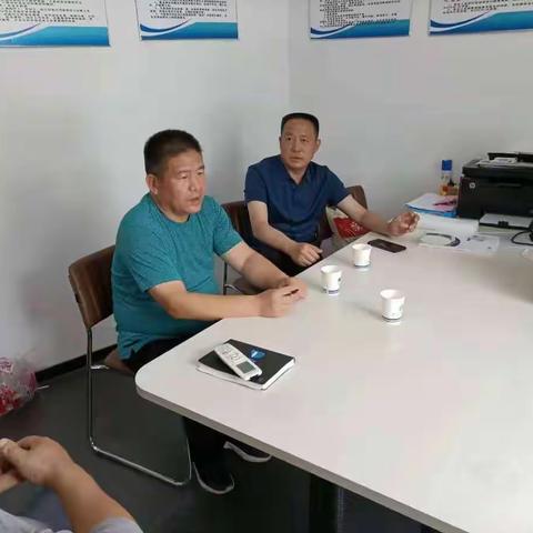 市应急局四级调研员钱运厚一行到邯山区对加油站安全专项整治工作进行督导检查