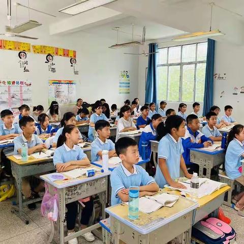 示以课堂  为教师范--芗溪中心小学示范课活动