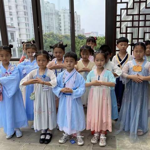 龙虎塘实验小学二11班“共享幸福作业 展现幸福成果”暑假展销会