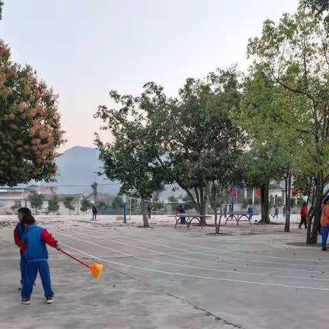 2022年3.5日清凉完小学习雷锋精神活动