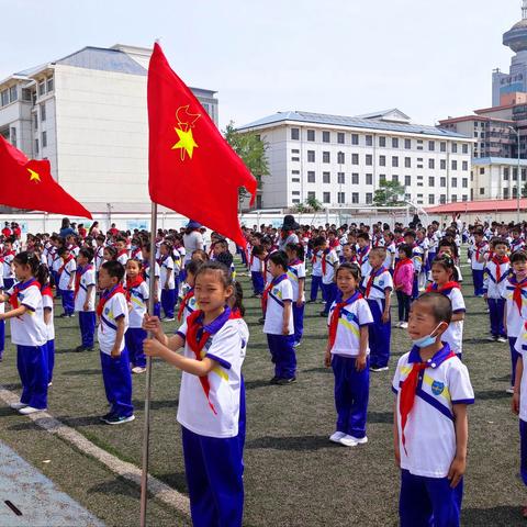 闽侯路小学“百年礼赞，童心向党”主题大队会暨一年级建队仪式