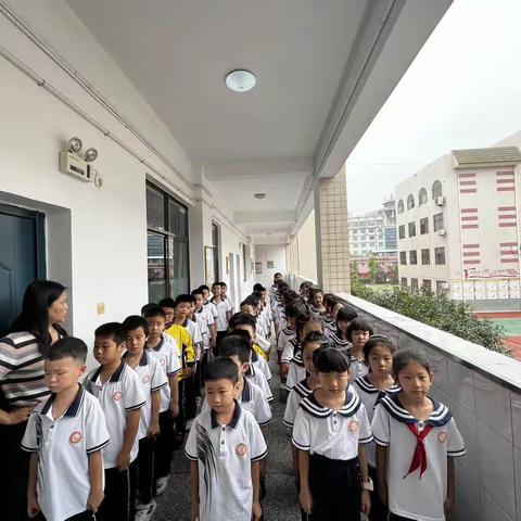 “书香迎国庆，童心庆中秋”—郴州市涌泉小学二年级172班参加春苗书屋“家国相依，双节同庆”主题阅读活动
