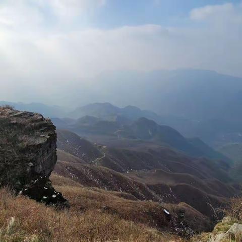 师徒4人冬游崇阳大湖山  捡尖栗探鸟窝钻山洞（门票0时间半天）