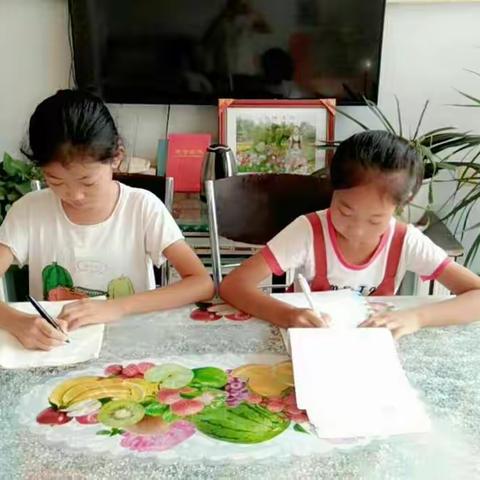 三③班，黄佳敏的暑假生活。（副本）