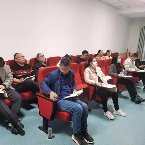 同课异构展风采，教研切磋助成长——菏泽一中南京路校区化学组同课异构活动
