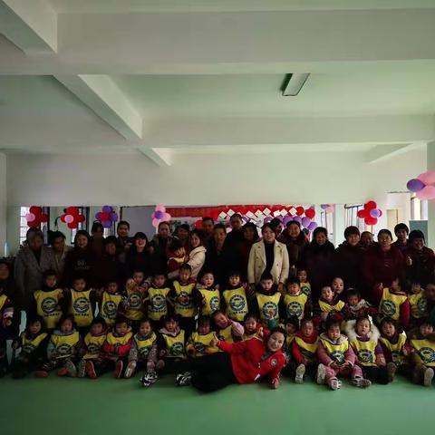 天才宝贝幼儿园中二班亲子水果拼盘活动