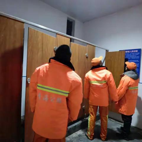 青海省大柴旦公路段开展震后安全隐患排查