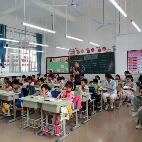 名师引航，共促成长——梧州市正阳小学数学组教研活动