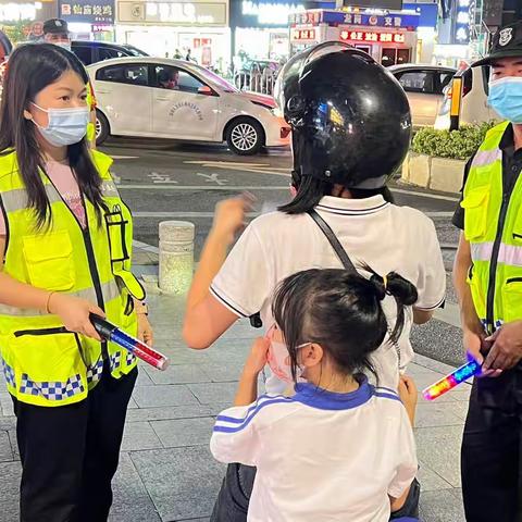 我为群众办实事|守护居民夜间出行，松柏社区持续开展交通安全夜间综合整治行动