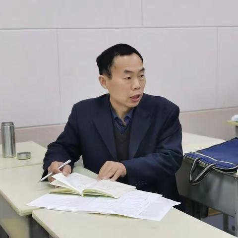 定陶区教研室组织初三政治、地理和物理复习备考研讨会