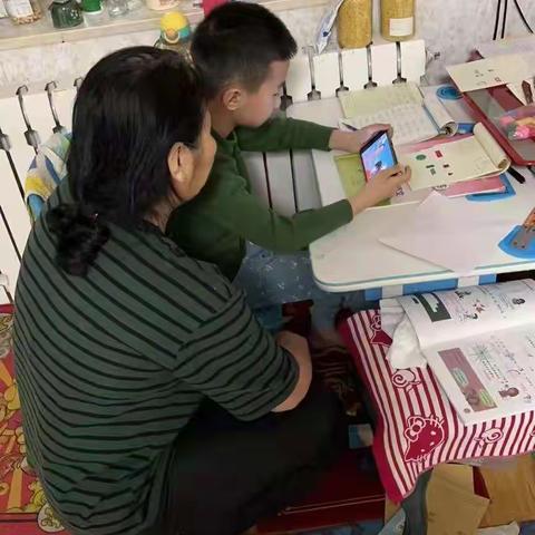 交通小学一年一班:传承红色基因，厚植爱国情怀。《少年梦》第六期