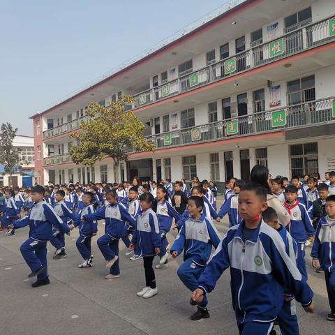 规范仪容仪表 争做阳光学子——记漯河市第十初级中学仪容仪表检查