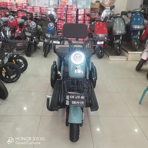 瑞仕达，更高端的休闲三轮车！瑞仕达，专为老年人设计的休闲三轮车！瑞仕达，更安全的休闲三轮车！