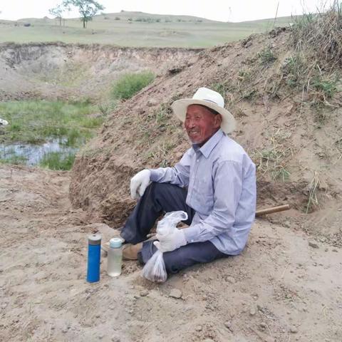 父母，是岁月给予儿女的的恩赐