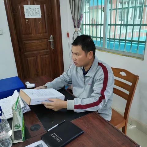 踏实推进，层层压实，逐步做好收官工作。—荣邦乡岭尾小学教学常务会议简讯