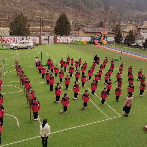 【创文明城市 建六美校园】康县长坝镇山根小学开展“小手拉大手 全域无垃圾”活动