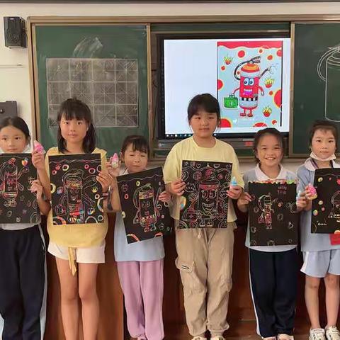 培英小学第二课堂绘画组《灭火器》