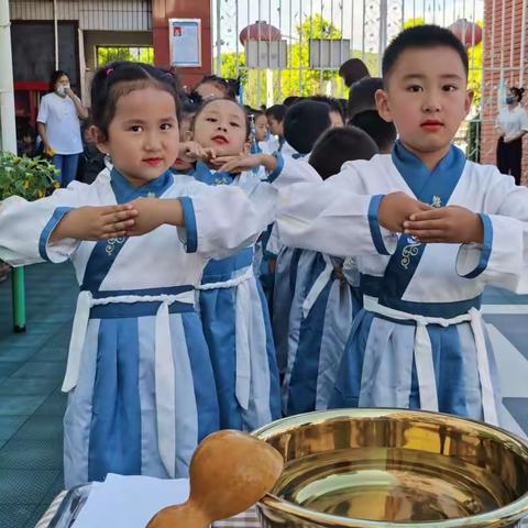 入学明礼，启智立德——楚雄市新苗幼儿园2022年大班入学礼