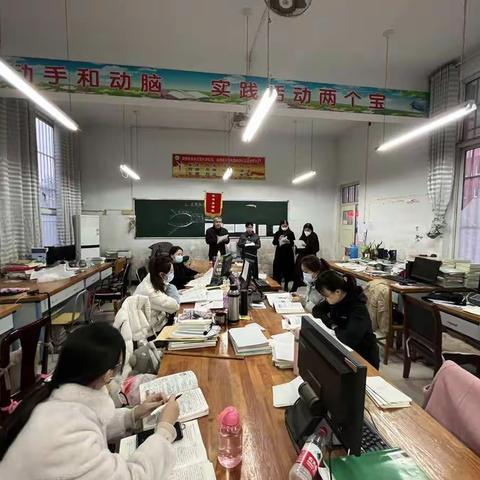 金乡县王杰教育集团文峰校区教学简报(第281期）主办:文峰中学教学中心