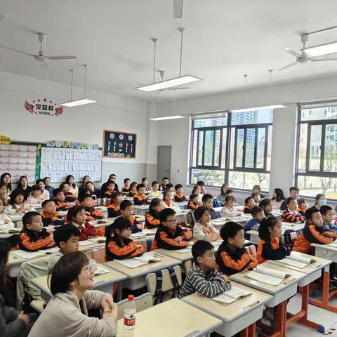 共育花开——博才建业2205班家长会