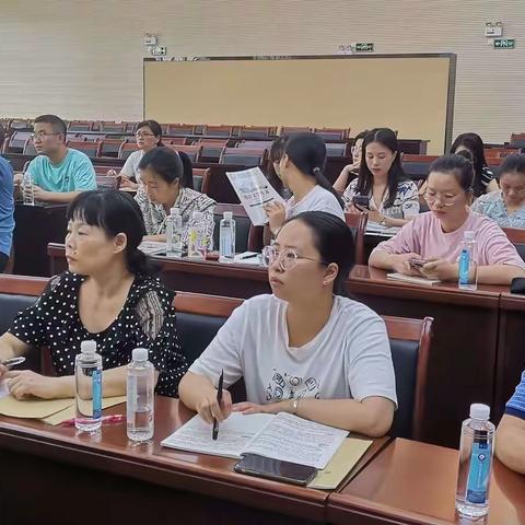 教研促进——八年级语文备课组教研活动