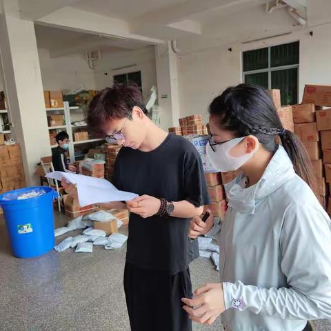 昌炳社区开展辖区内包保经营食品单位督导工作