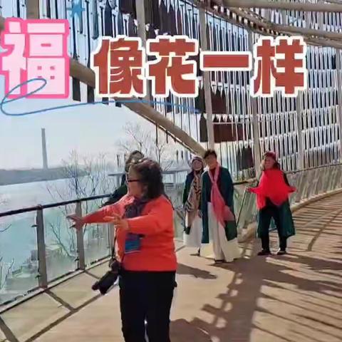 笑得像花儿的少年