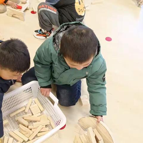 天誉幼儿园中三班童业皓宇小朋友成长记录