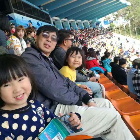 俩姐妹回国两个多月的活动记录（三）。接海洋公园。