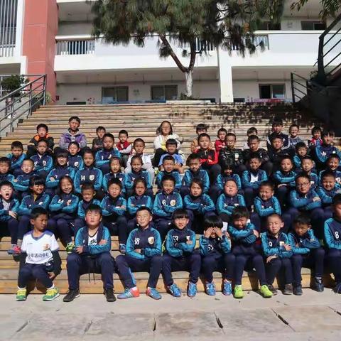 2019年华宁青少年活动中心足球暑假班开始招生啦！（副本）