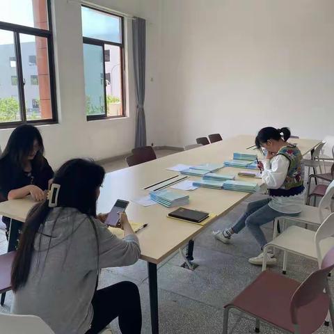 华东师范大学上饶实验中学高二语文备课组会议