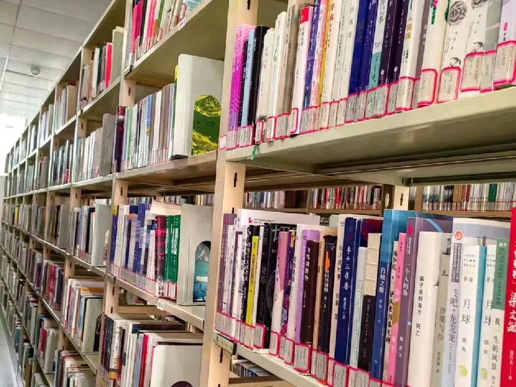 湘潭大学图书馆（湘潭大学图书馆设施有哪些） 湘潭大学图书馆（湘潭大学图书馆办法
有哪些）《湘潭大学图书馆怎么样》 中国图书