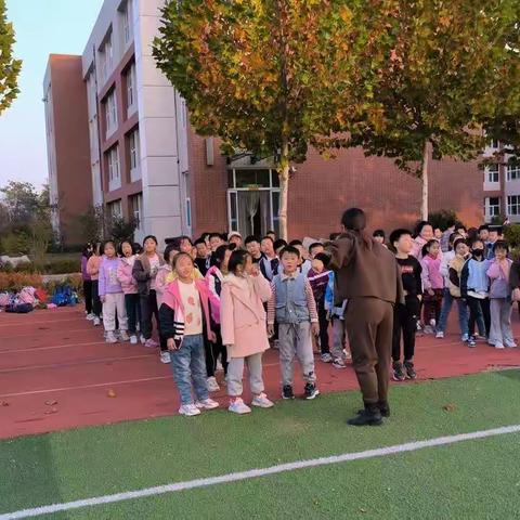 昌乐县宝石城小学   二年级户外活动-游戏串烧