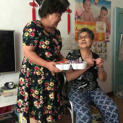 秋日里的暖阳 ——记乌鲁木齐市第六小学“民族团结一家亲”结亲周活动