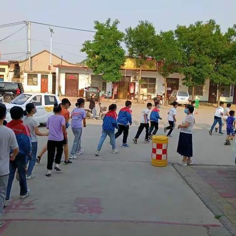 卜居头小学防汛演练