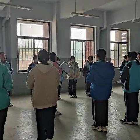 播梦想之音，主持人生之路——鄢陵县实验学校《听见你的声音》播音社团实录