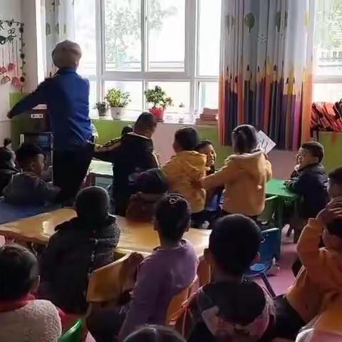 爱上幼儿园苗苗一班一周小报