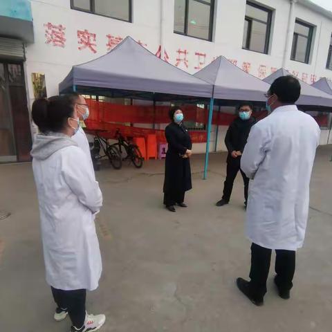 上级领导来我院视察疫情防控