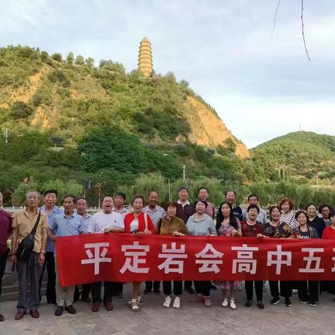 赓续红色历史，学习党史篇章，游革命圣地延安，访梁家河习主席插队锻炼旧地。生动的中共党史教育课，深入人心。