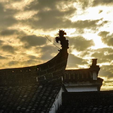 随 登 峰 户 外 走 全 国