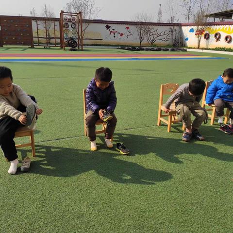 我自理，我快乐——芦溪镇第一中心幼儿园小班自理能力大比拼