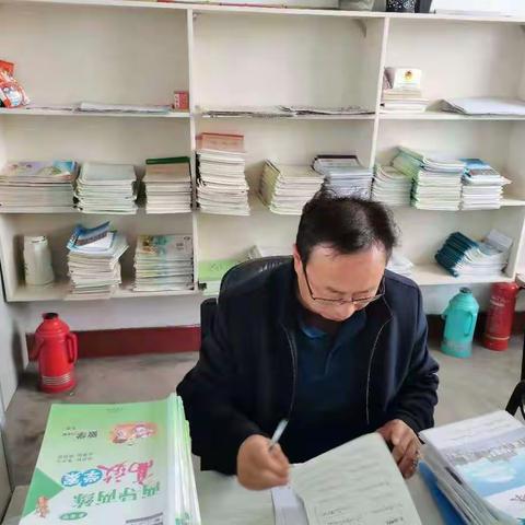 抓常规，促实效”——宁武县东关小学开展作业常规检查活动