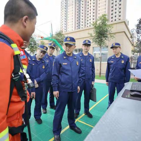 慰问！鼓劲！加油！——总队后勤装备处负责人屈刚同志及铜川支队党委亲切慰问总队装备维护集训队