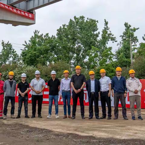 热烈庆祝路泽太高架TJ02标主线钢板梁贯通