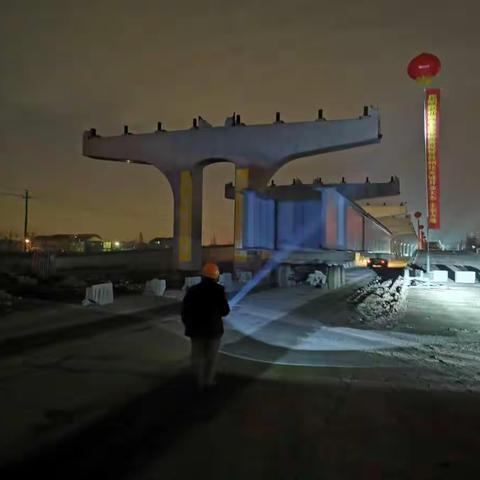 两美.进度 | 向深夜加班吊装57联的工友们致敬