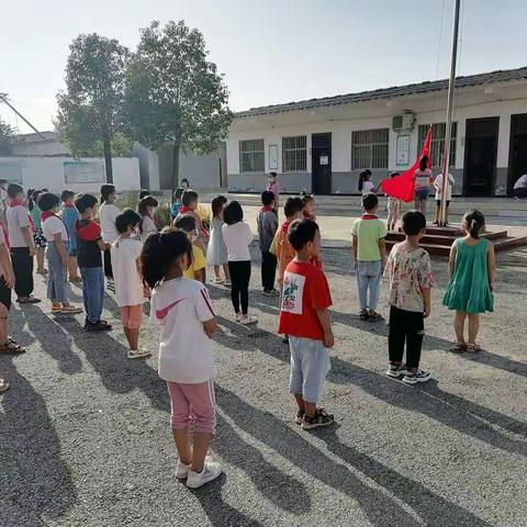 同升一面旗，共唱一支歌！洪堂小学秋季开学升旗仪式