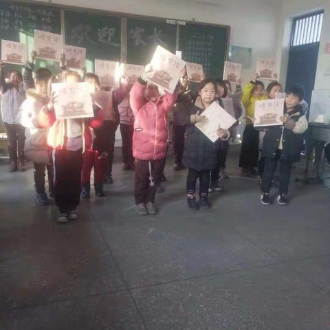 沟通从心开始         ——一年级家长会及《怪男孩》新书见面会